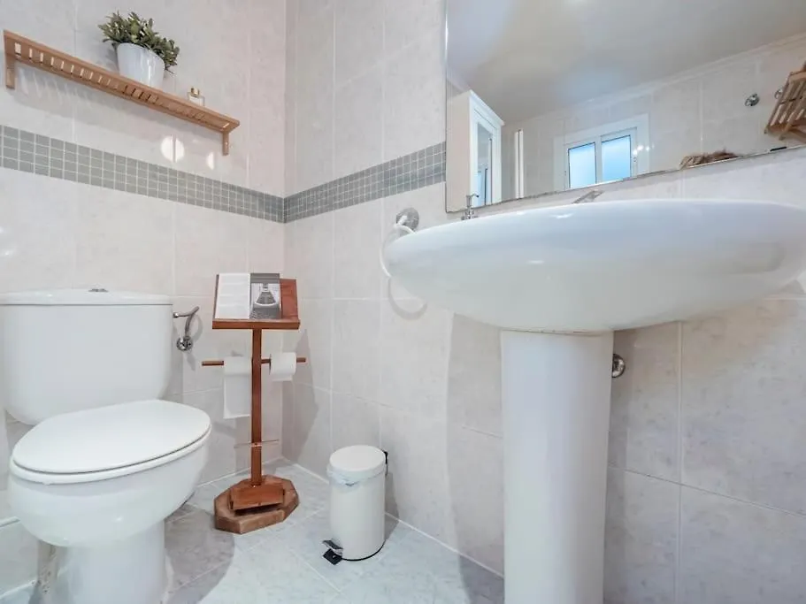 Tranquilo Y Bonito Apartamento A 10 Min Del Centro مالقة 0*,  إسبانيا